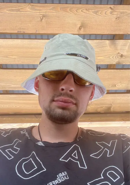 Я Царь, 24, из Челябинска, ищу знакомства на одну ночь