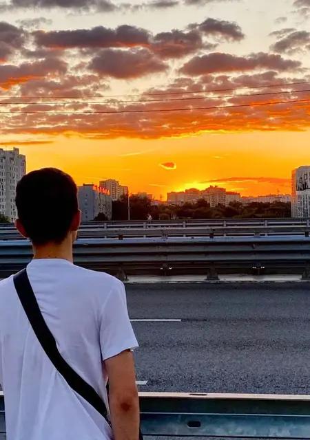 Я Тимофей, 18, из Долгопрудного, ищу знакомства на одну ночь