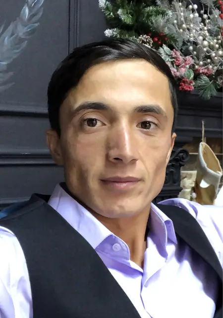 Azamat из Москвы, мне 22, познакомлюсь на одну ночь