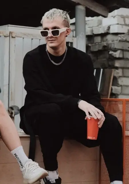 Я Алексей, 26, из Санкт-Петербурга, ищу знакомства на одну ночь