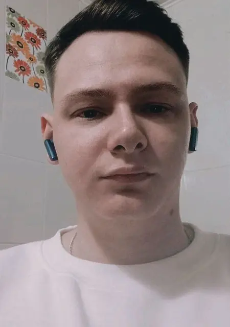 Денис из Петрозаводска, ищу на сайте знакомства на одну ночь