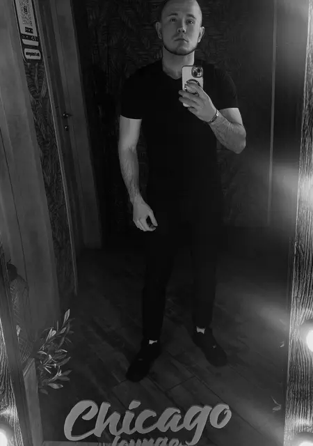 Иван из Солнечногорска, мне 27, познакомлюсь для приятного времяпровождения