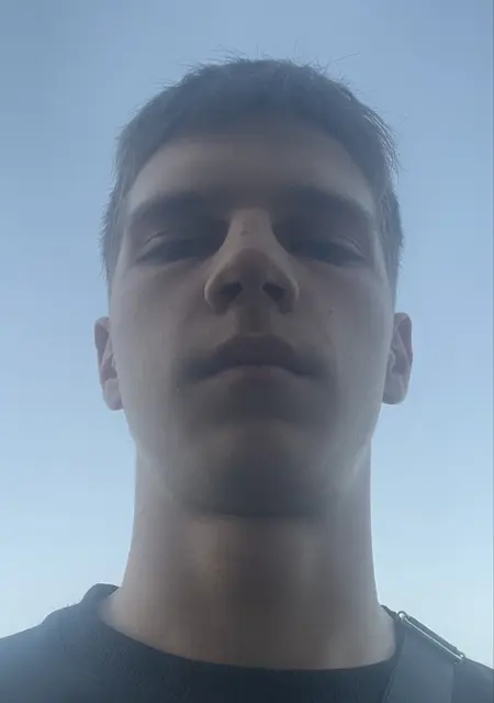 Алексей из Нахабина, мне 18, познакомлюсь на одну ночь