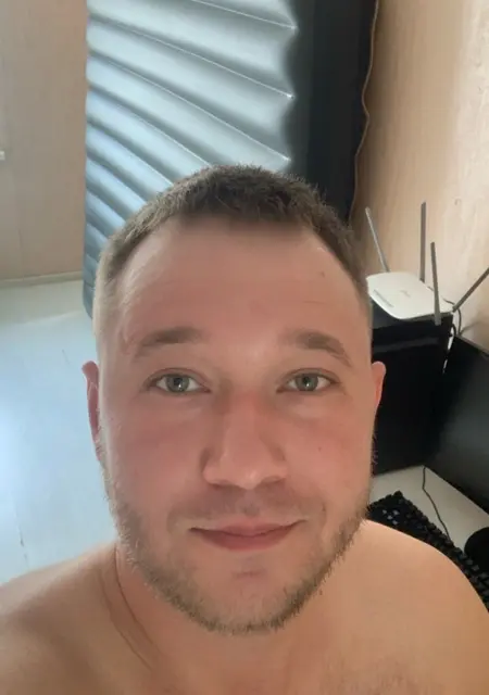 Марк из Томска, мне 29, познакомлюсь для приятного времяпровождения