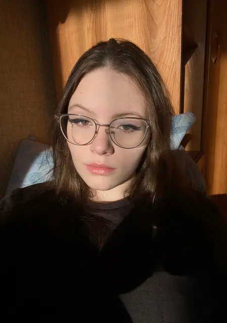 Я Dasha, 20, из Саратова, ищу знакомство для приятного времяпровождения