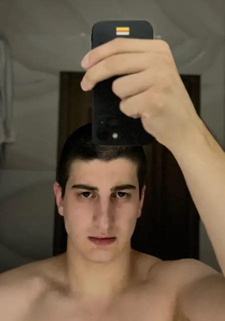 Я Кантемир, 20, из Краснодара, ищу знакомства на одну ночь