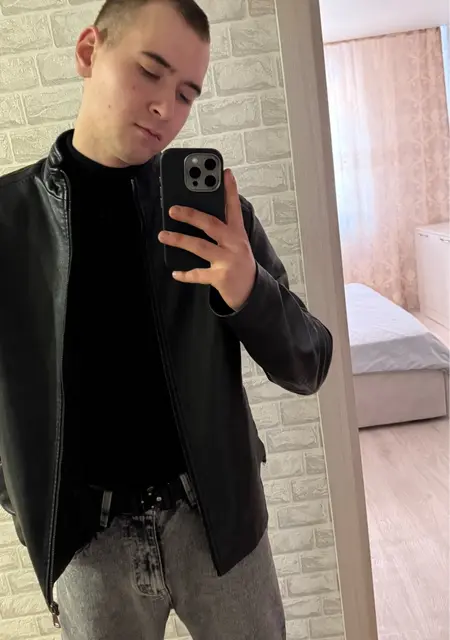 Я Денис, 20, знакомлюсь без обязательств в Москве