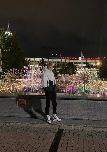 Yarik из Красноярска, мне 21, познакомлюсь на одну ночь