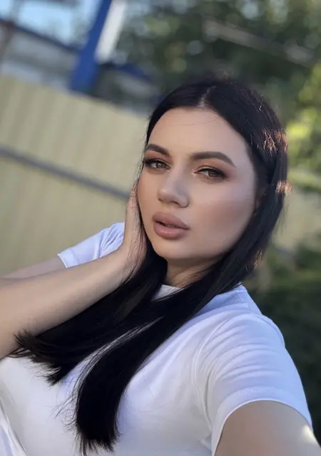 Яна из Москвы, ищу на сайте приятное времяпровождение