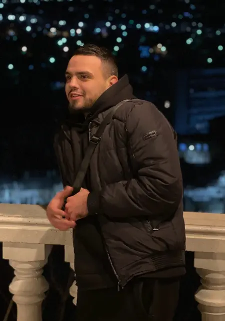 Артем из Ессентуков, мне 25, познакомлюсь на одну ночь