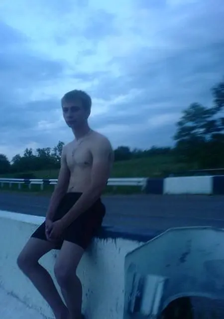 Виталик из Кропоткина, мне 32, познакомлюсь для постоянных отношений