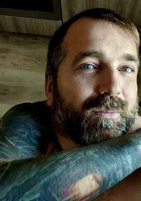 Danila из Калининграда, ищу на сайте открытые отношения