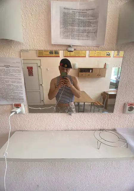 Данил из Севастополя, мне 19, познакомлюсь для постоянных отношений