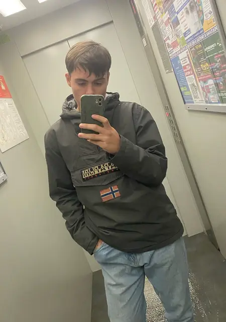 Я Никита, 18, знакомлюсь без обязательств в Бердске