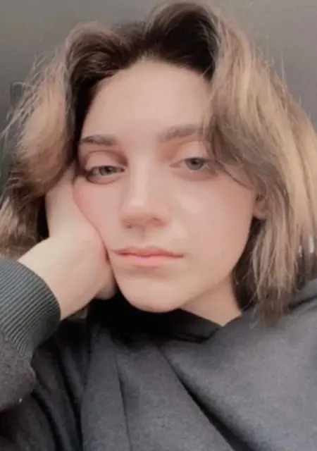 Я Элечка, 19, из Воронежа, ищу знакомство для дружбы