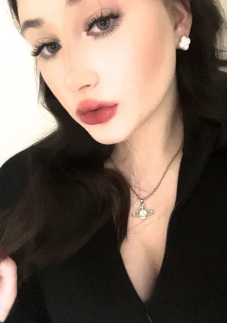 Я Снежа, 18, из Иркутска, ищу знакомство для дружбы