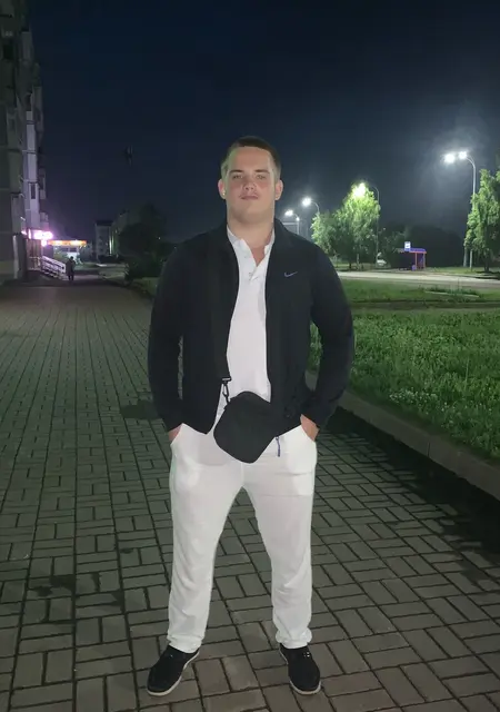 Я Иван, 18, из Кемерово, ищу знакомство для постоянных отношений