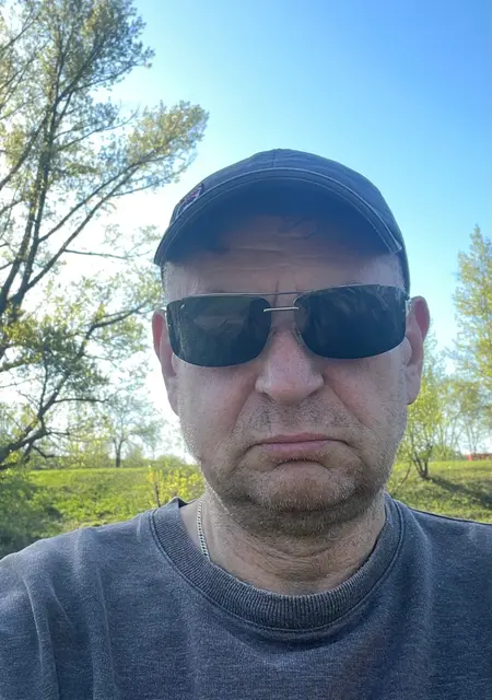 Сергей из Балакова, ищу на сайте знакомства без обязательств