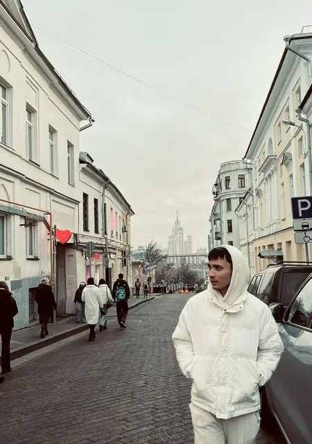 Я Azad, 21, из Краскова, ищу знакомство для постоянных отношений