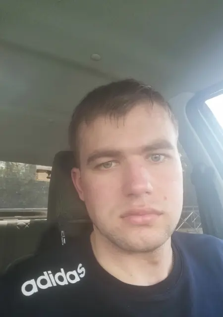 Рома из Курска, ищу на сайте постоянные отношения