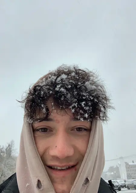 Я Максим, 21, из Вологды, ищу знакомство для дружбы