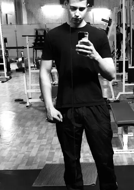 Я Владислав, 28, из Краснодара, ищу знакомства без обязательств