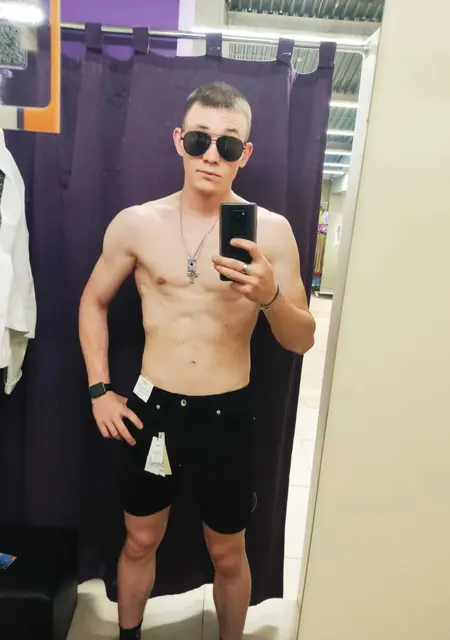 Artur из Костромы, мне 30, познакомлюсь на одну ночь