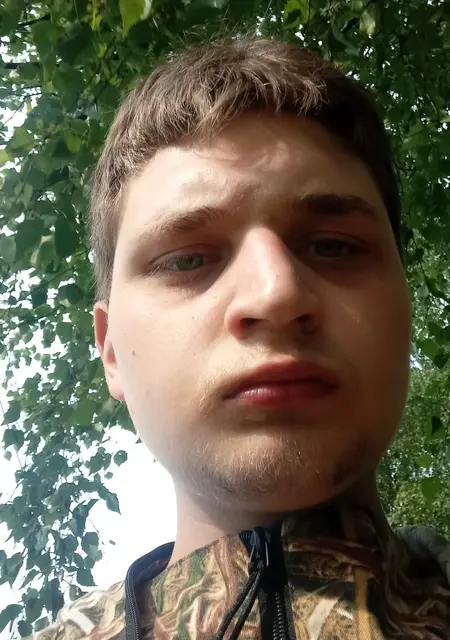 Я Кирилл, 19, из Сафонова, ищу знакомства на одну ночь