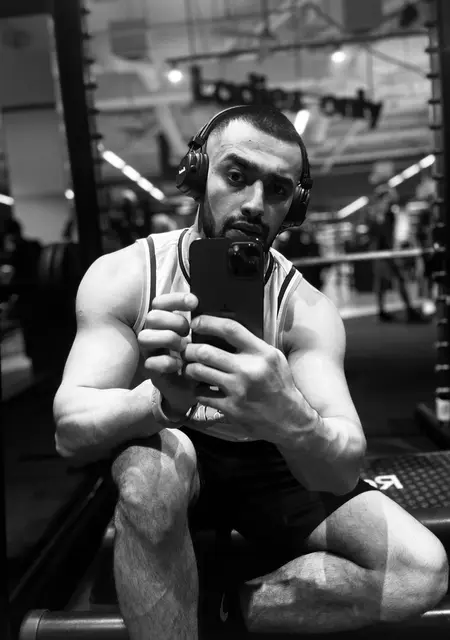 Мечтатель из Мытищ, ищу на сайте знакомства на одну ночь