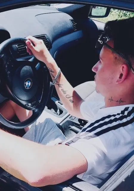 Я Андріан, 20 років з Городка, шукаю знайомства без зобов'язань