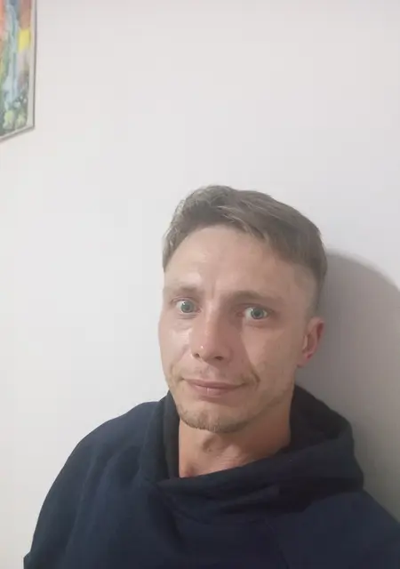 Сережа из Куликова, мне 36, познакомлюсь на одну ночь