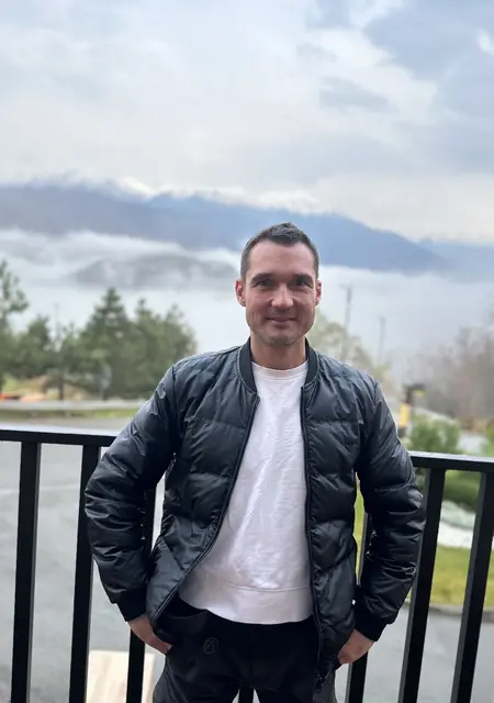 Я Вячеслав, 43, знакомлюсь без обязательств в Калининграде