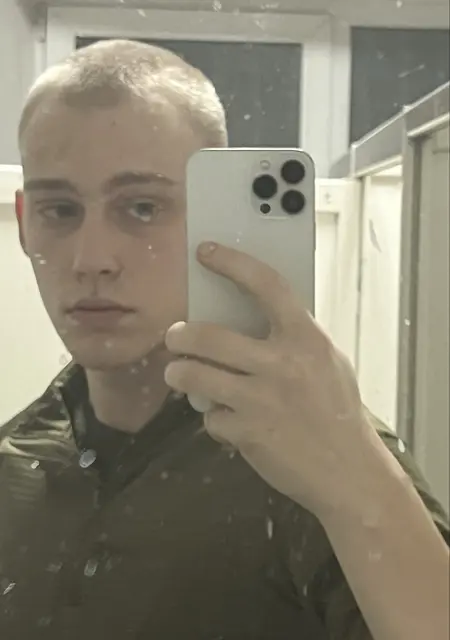 Макс из Алейска, мне 19, познакомлюсь на одну ночь