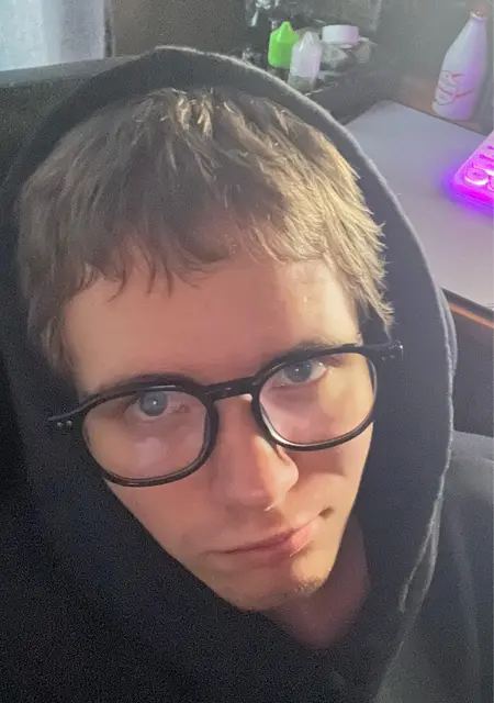 Я Александр, 21, знакомлюсь без обязательств в Архангельске