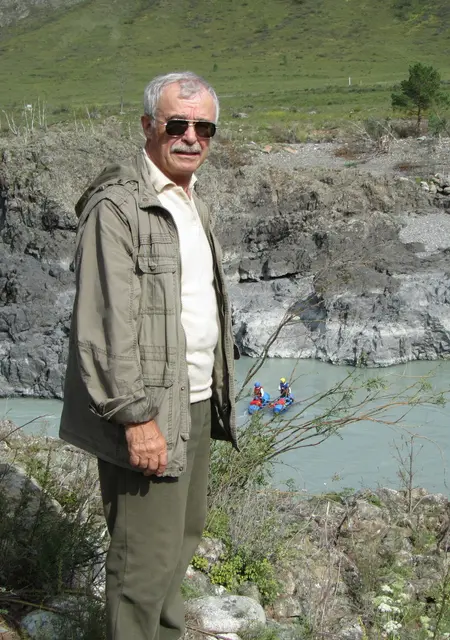 Я Иван, 70, знакомлюсь для общения в Ачинске