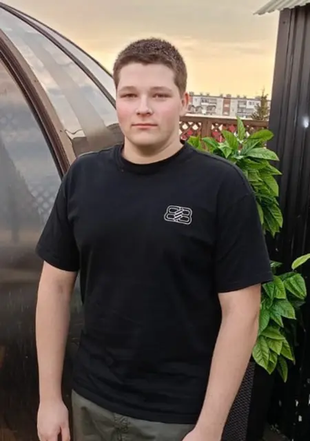 Я Konor, 19, из Каменска-Уральского, ищу знакомство для общения