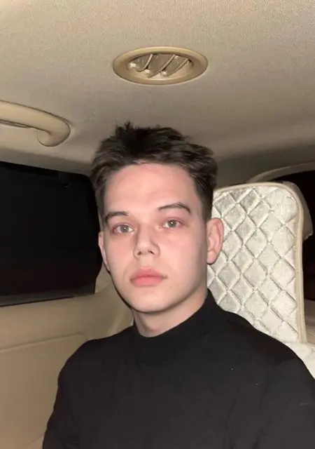 Я Григорий, 20, из Нижнего Новгорода, ищу знакомство для приятного времяпровождения