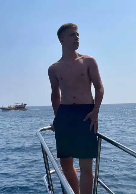 Даня из Оренбурга, ищу на сайте знакомства без обязательств