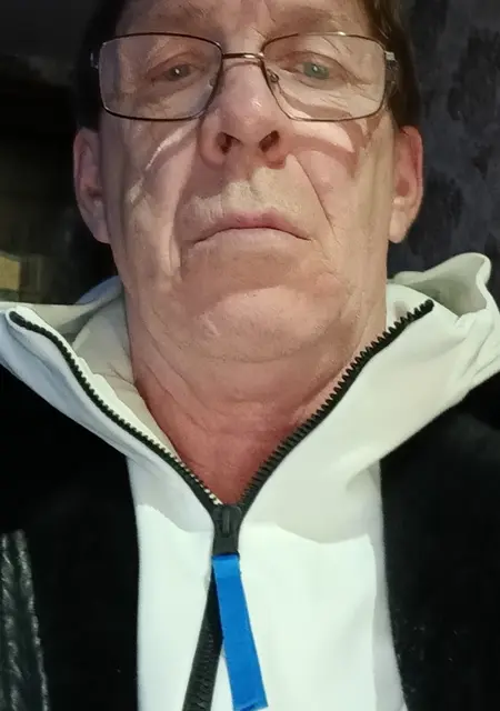 Я Александр, 61, знакомлюсь на одну ночь в Новосибирске