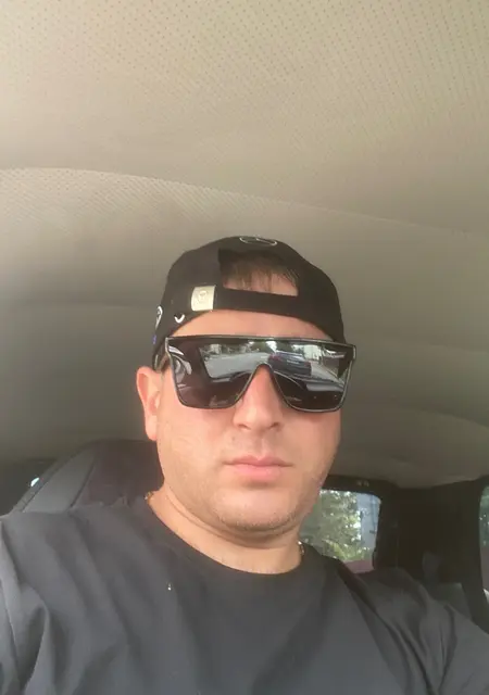 Артур из Волхова, ищу на сайте приятное времяпровождение