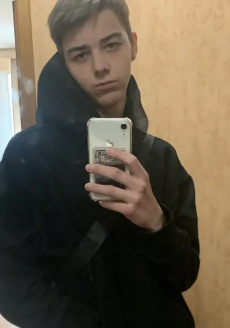 Я Алексей, 18, знакомлюсь без обязательств в Выборге