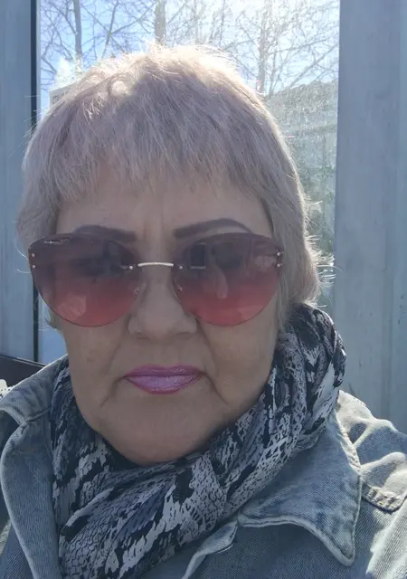 Я Лена, 60, знакомлюсь для приятного времяпровождения в Москве