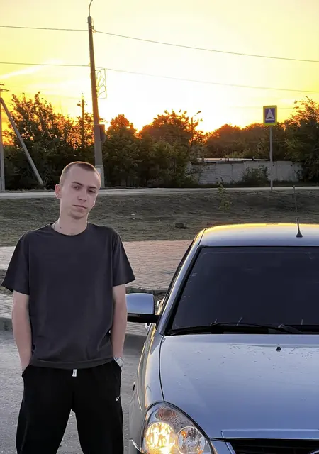 Я Олег, 18, знакомлюсь без обязательств в Фролове