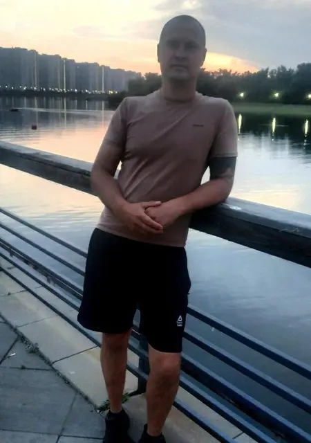 Я Анатолий, 43, из Красноярска, ищу знакомство для приятного времяпровождения