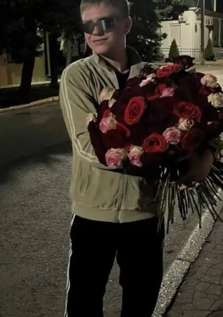 Иван из Таганрога, ищу на сайте знакомства на одну ночь