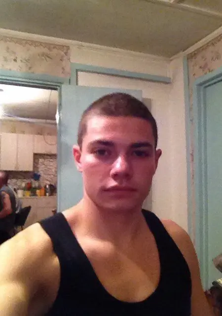 Я Антон, 29, из Пушкина, ищу знакомства на одну ночь