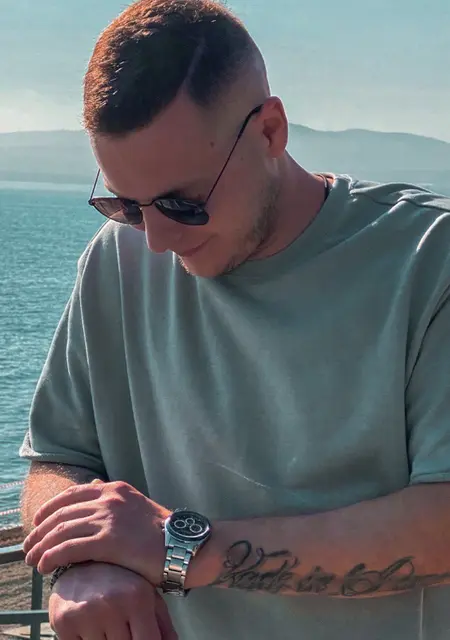 Я Макс, 32, из Кирова, ищу знакомства без обязательств