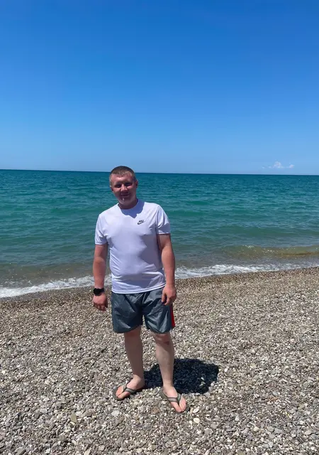 Кирилл из Усть-Лабинска, мне 28, познакомлюсь для общения
