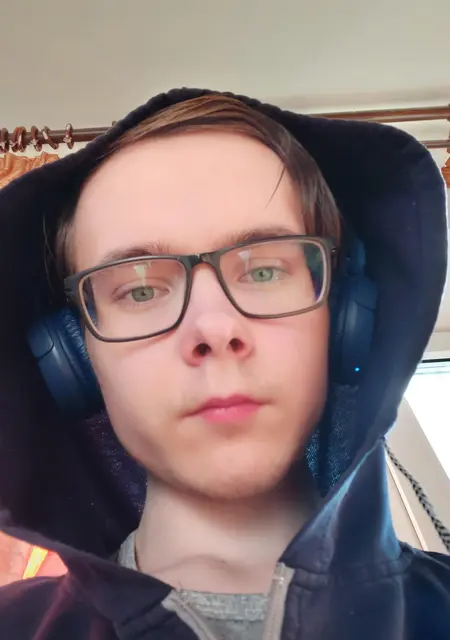 Владимир из Магадана, мне 21, познакомлюсь на одну ночь