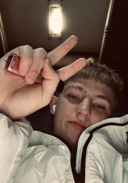 Mark из Кургана, мне 18, познакомлюсь без обязательств